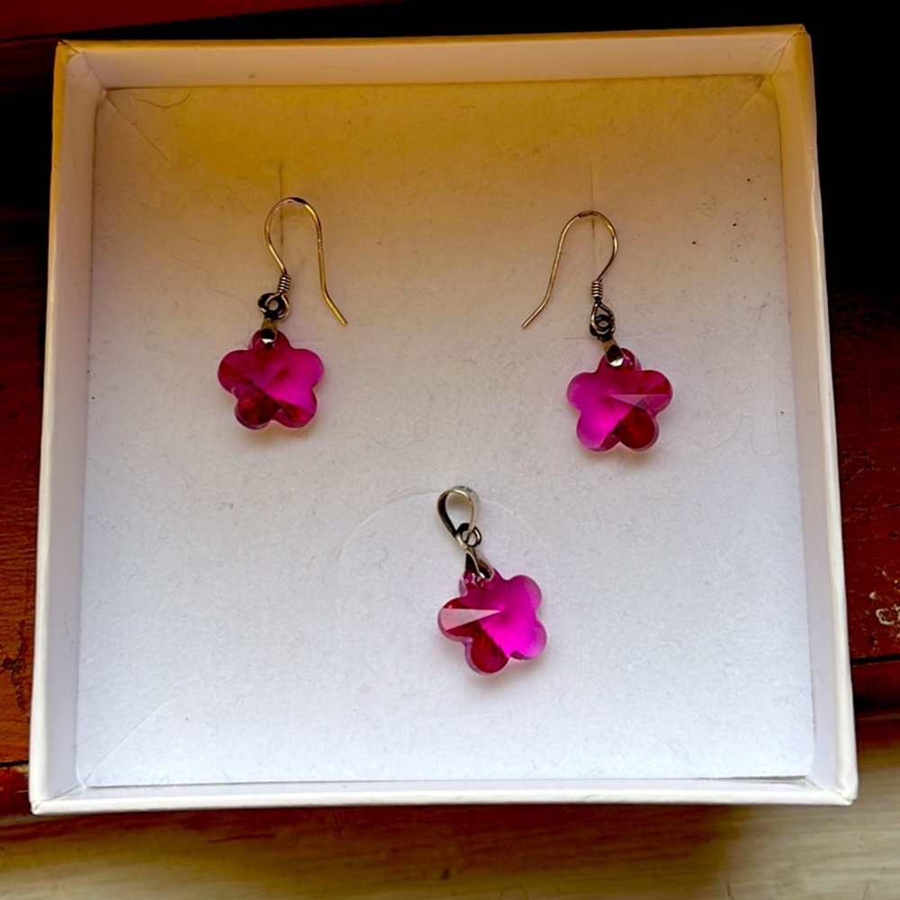 Swarovski flower earrings and pendant